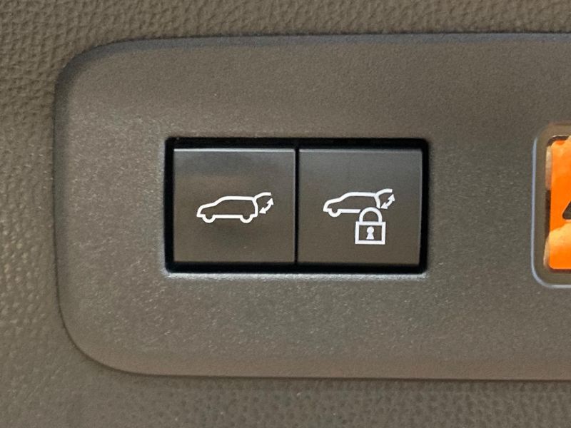 2025 Toyota Land Cruiser 250 3DA-GDJ250W (UW-6aa21ef24edc4)[28]
