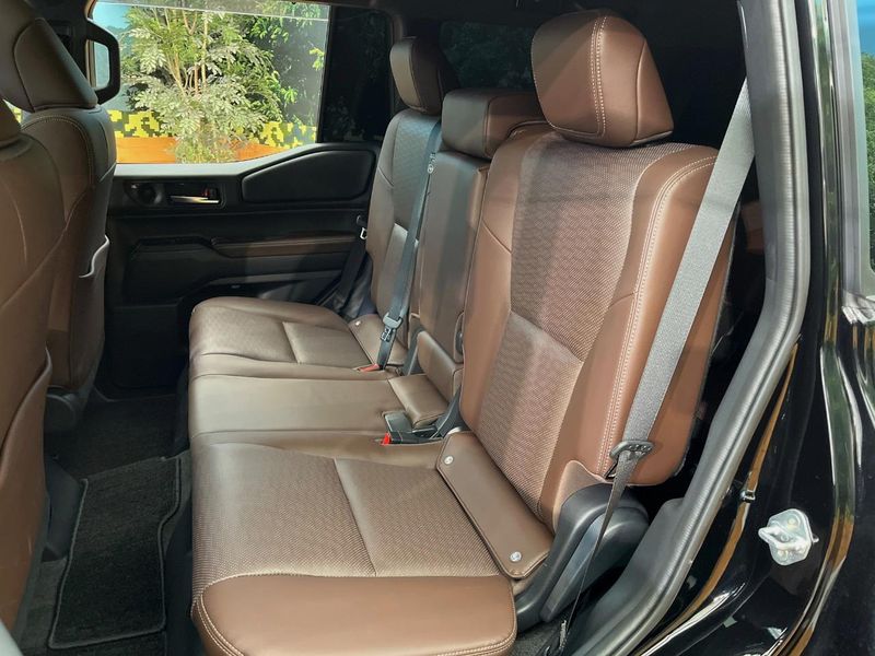 2025 Toyota Land Cruiser 250 3DA-GDJ250W (UW-6aa21ef29bc20)[29]