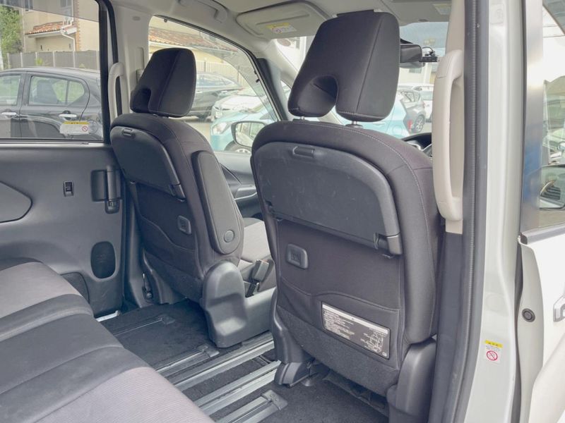 2018 Nissan Serena DAA-GFC27 (UW-6aa21efc3124e)[22]