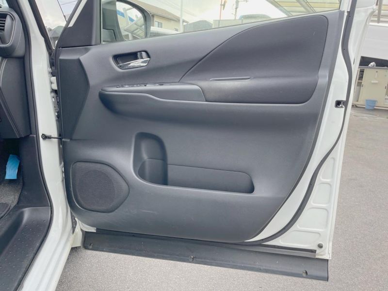 2018 Nissan Serena DAA-GFC27 (UW-6aa21efc3124e)[23]