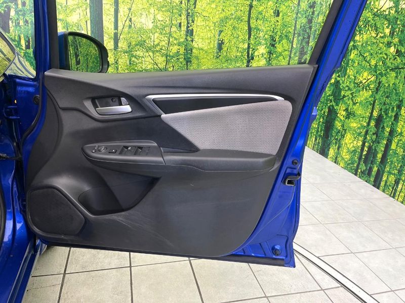 2013 Honda Fit Hybrid DAA-GP5 (UW-6aa21f10b2913)[27]