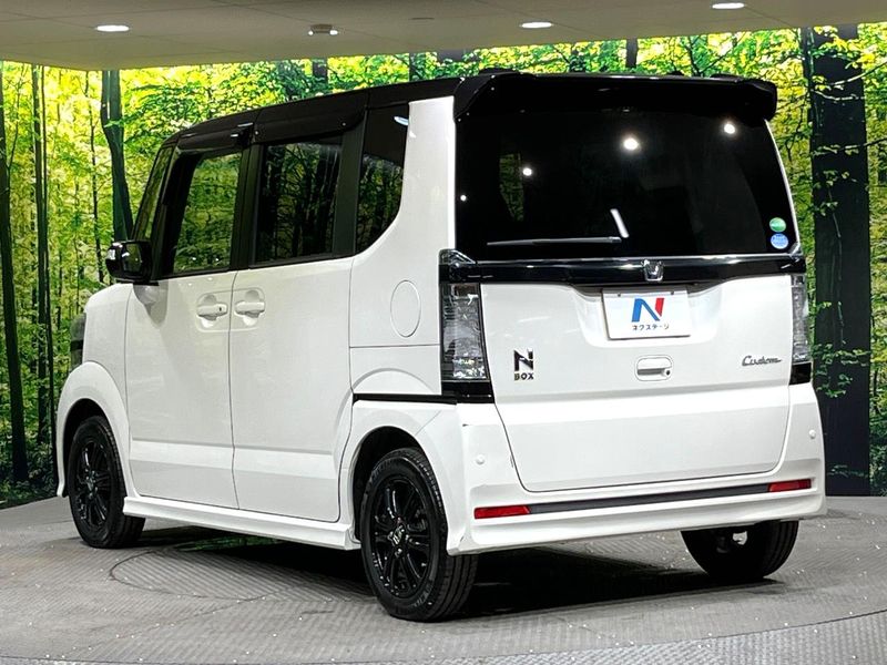 2017 Honda N-BOX CUSTOM DBA-JF1 (UW-6aa21f7695a6b)[24]