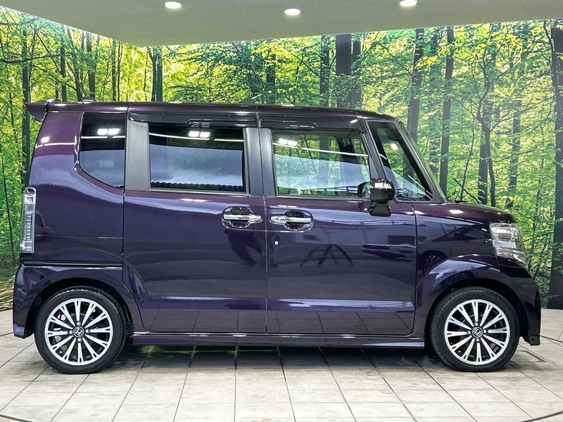 2015 Honda N-BOX CUSTOM DBA-JF1 (UW-6aa21f78b3d8e)[11]