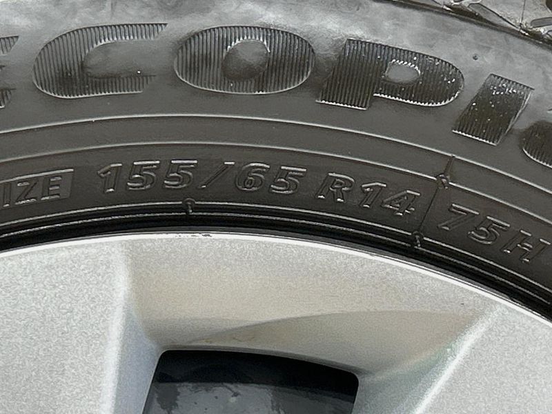 2015 Daihatsu Wake DBA-LA700S (UW-6aa2202136104)[25]