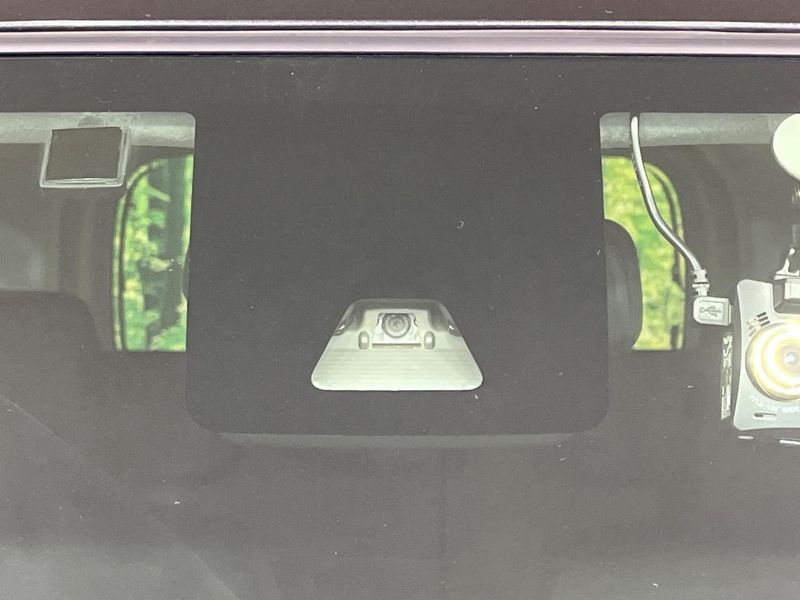 2017 Toyota Roomy DBA-M900A (UW-6aa2204195147)[4]