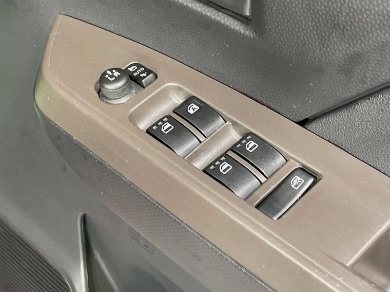 2022 Toyota Roomy 5BA-M900A (UW-6aa2204a5b631)[25]