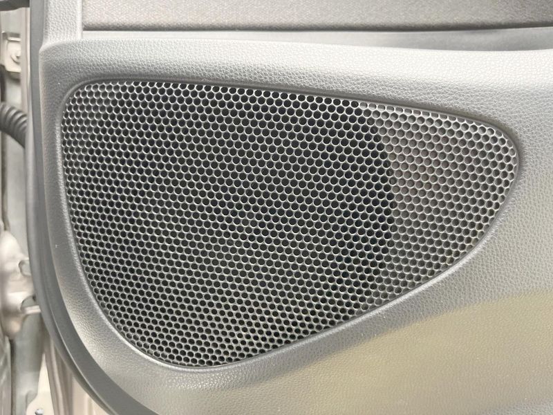2020 Toyota Yaris 6AA-MXPH10 (UW-6aa220d8638f1)[24]