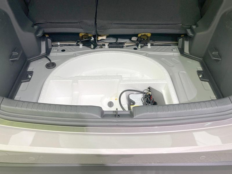 2020 Toyota Yaris 6AA-MXPH10 (UW-6aa220d8638f1)[13]