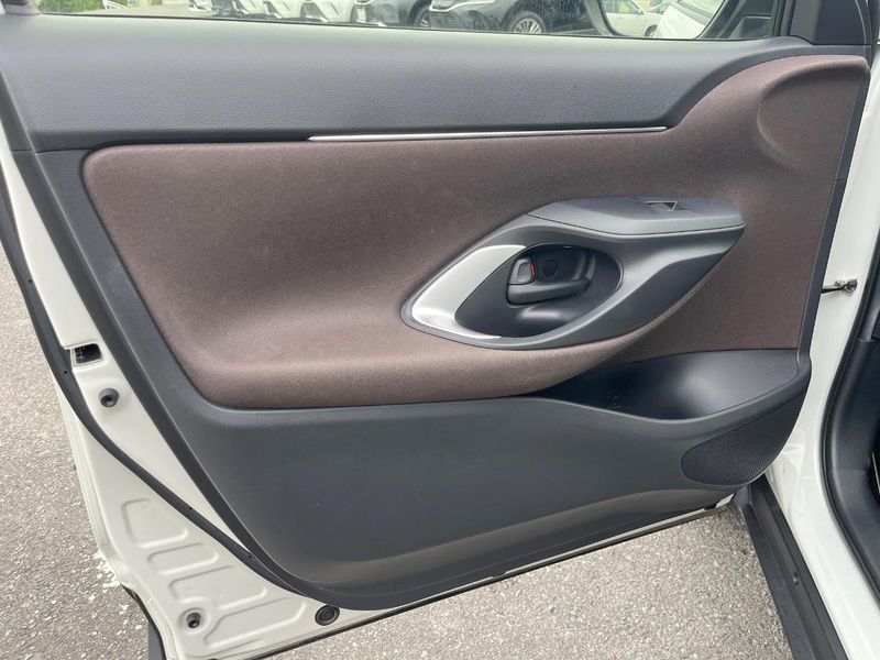 2021 Toyota Yaris Cross 6AA-MXPJ10 (UW-6aa220ddc29e4)[20]