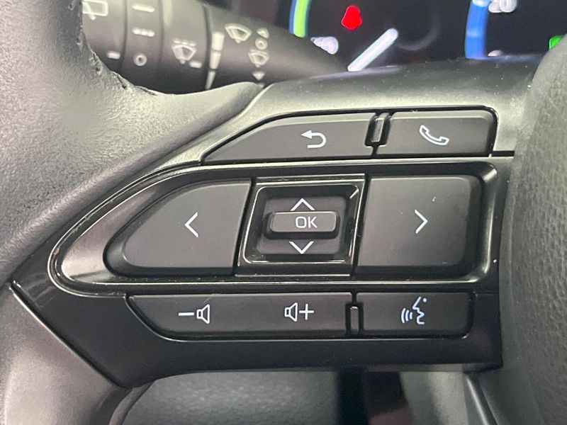 2023 Toyota Yaris Cross 6AA-MXPJ10 (UW-6aa220e2c25ff)[18]