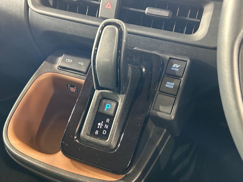 2024 Toyota Sienta 6AA-MXPL10G (UW-6aa220f528964)[16]
