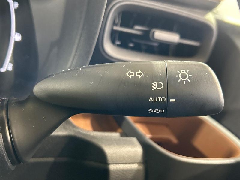 2024 Toyota Sienta 6AA-MXPL10G (UW-6aa220f528964)[8]