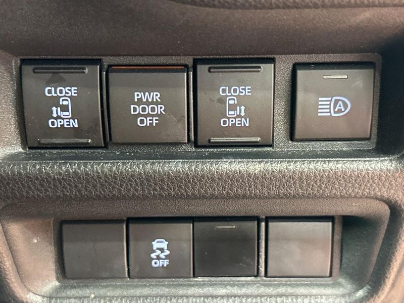 2024 Toyota Sienta 6AA-MXPL10G (UW-6aa220f528964)[6]