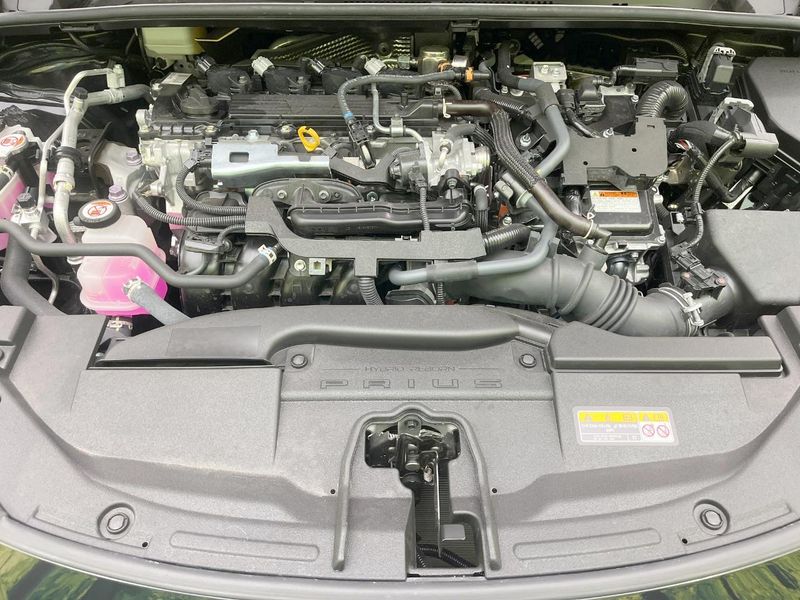 2025 Toyota Prius 6AA-MXWH60 (UW-6aa221103928d)[4]