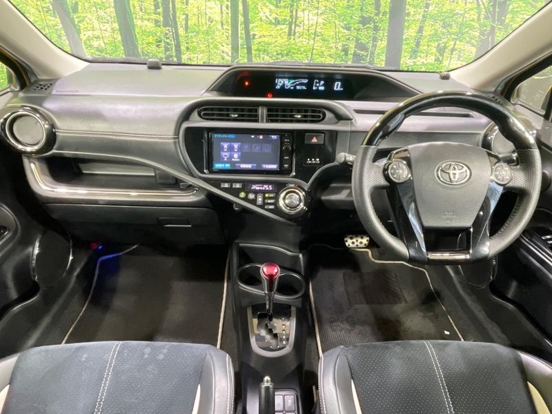 2015 Toyota Aqua DAA-NHP10 (UW-6aa221282029a)[29]