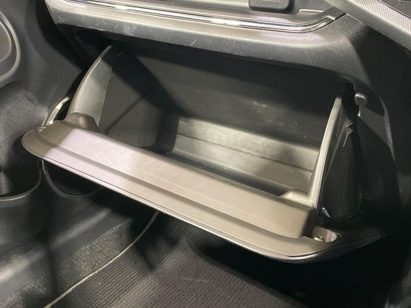 2015 Toyota Aqua DAA-NHP10 (UW-6aa221282029a)[24]