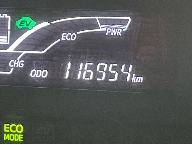 2016 Toyota Aqua DAA-NHP10 (UW-6aa2212fe0e53)[2]