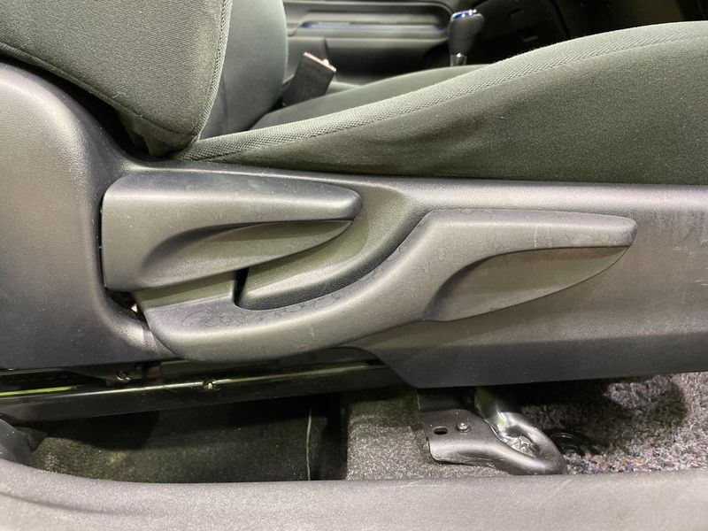 2016 Toyota Aqua DAA-NHP10 (UW-6aa2212fe0e53)[11]