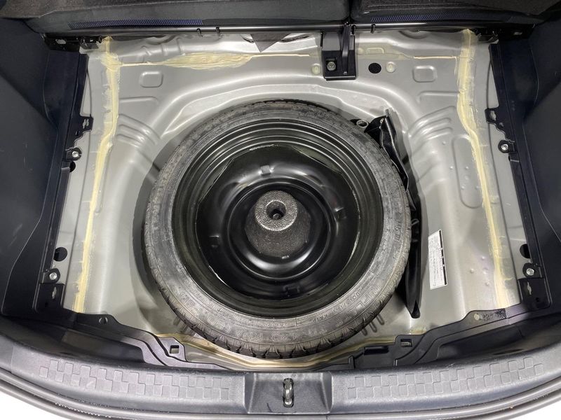 2016 Toyota Aqua DAA-NHP10 (UW-6aa2212fe0e53)[20]