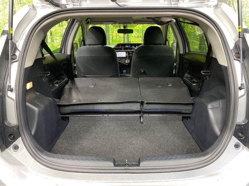 2016 Toyota Aqua DAA-NHP10 (UW-6aa2212fe0e53)[18]