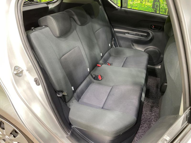 2016 Toyota Aqua DAA-NHP10 (UW-6aa2212fe0e53)[13]