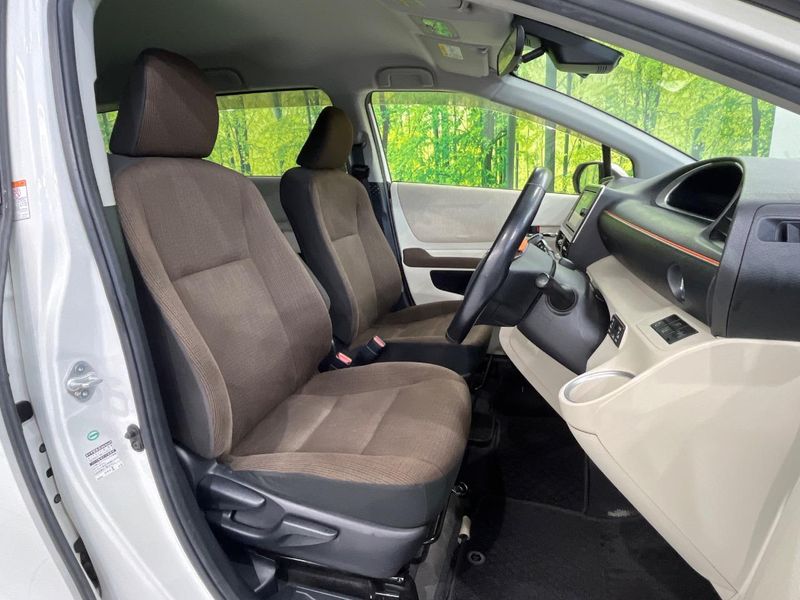 2017 Toyota Sienta DAA-NHP170G (UW-6aa221372e42f)[29]