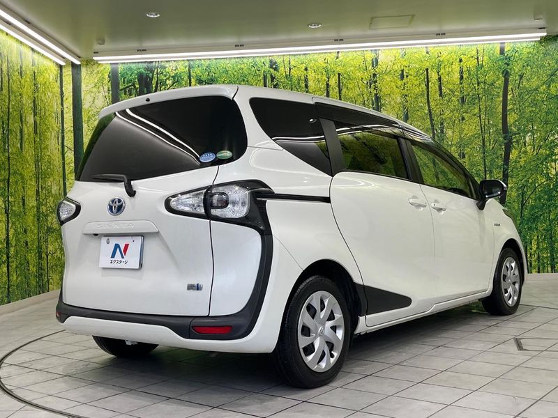 2017 Toyota Sienta DAA-NHP170G (UW-6aa221372e42f)[15]