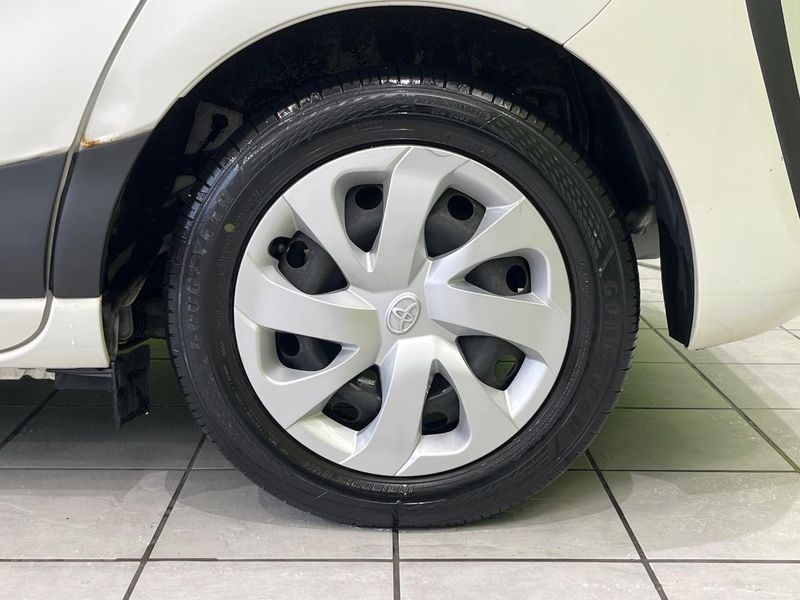 2017 Toyota Sienta DAA-NHP170G (UW-6aa221372e42f)[9]
