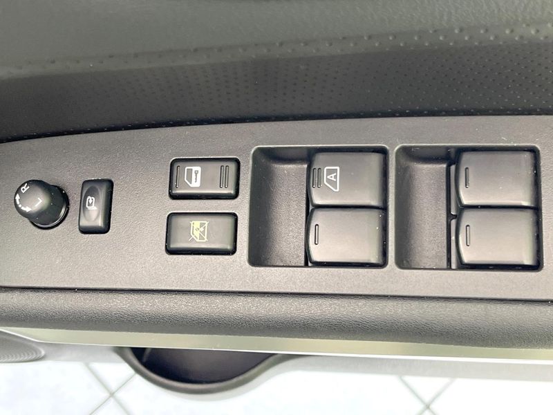 2013 Nissan X-Trail DBA-NT31 (UW-6aa22144c075e)[13]