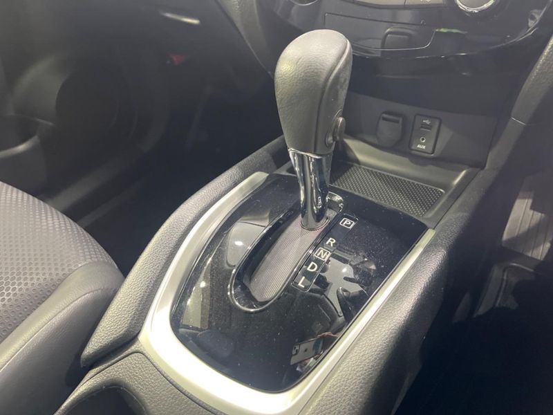 2014 Nissan X-Trail DBA-NT32 (UW-6aa22145b67b1)[27]