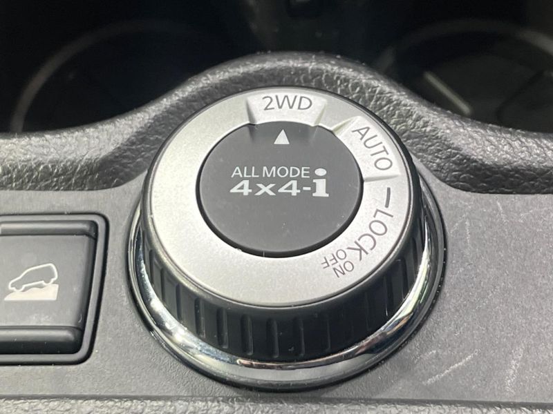 2014 Nissan X-Trail DBA-NT32 (UW-6aa22145b67b1)[29]