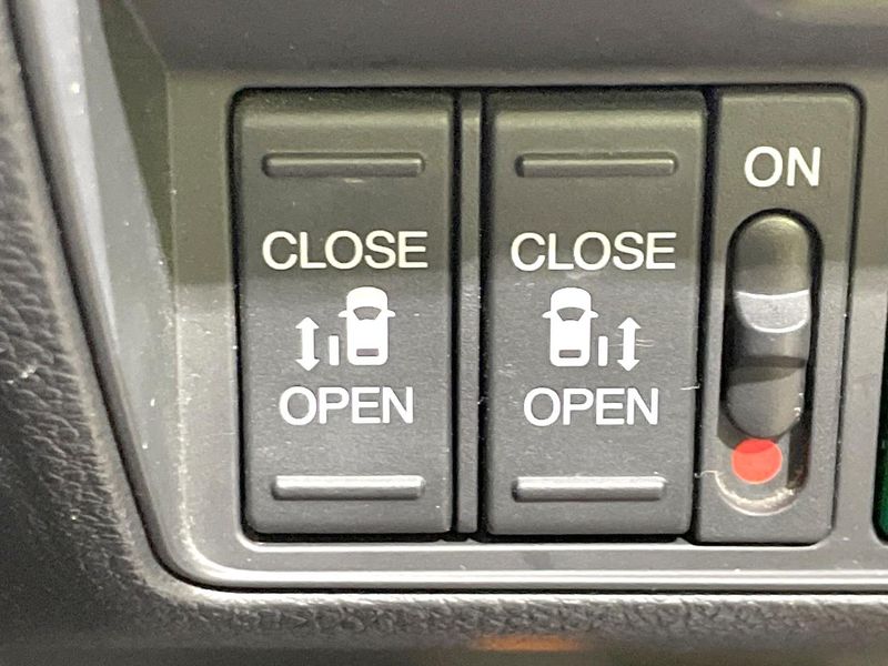 2017 Honda Odyssey Hybrid 6AA-RC4 (UW-6aa221533a783)[20]