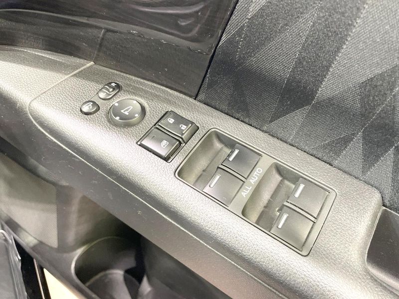 2017 Honda Odyssey Hybrid 6AA-RC4 (UW-6aa221533a783)[24]
