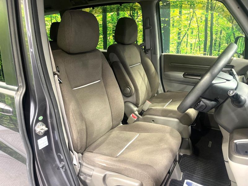 2015 Honda Step Wagon DBA-RP1 (UW-6aa22157d5d7a)[13]