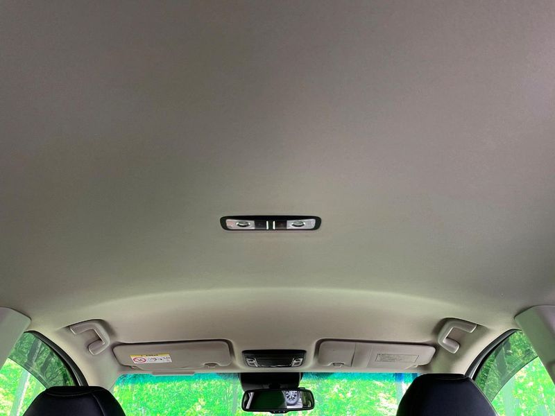 2014 Honda Vezel DAA-RU3 (UW-6aa2216078e5c)[15]