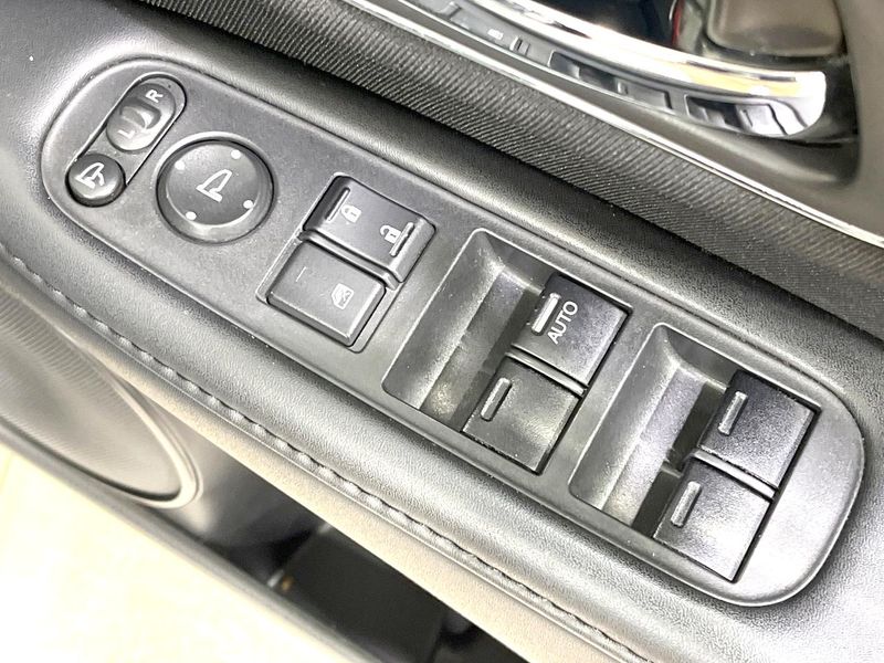 2015 Honda Vezel DAA-RU3 (UW-6aa22161dceae)[9]