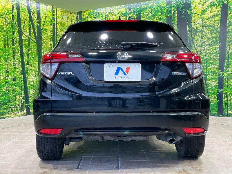 2016 Honda Vezel DAA-RU3 (UW-6aa2216261fcb)[17]