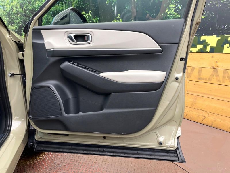 2021 Honda Vezel 6AA-RV5 (UW-6aa22167cc568)[26]