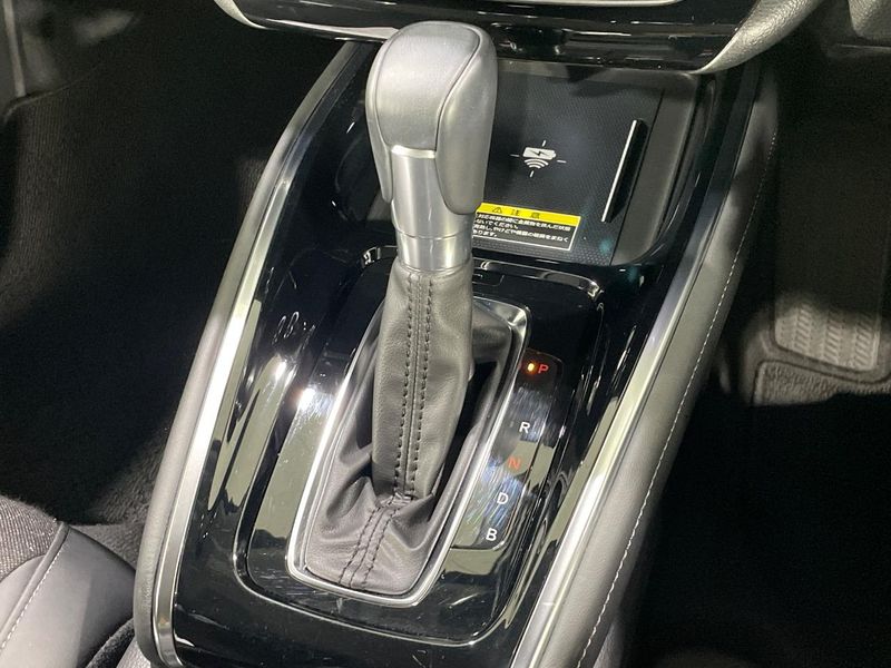 2024 Honda Vezel 6AA-RV5 (UW-6aa22174a6714)[24]