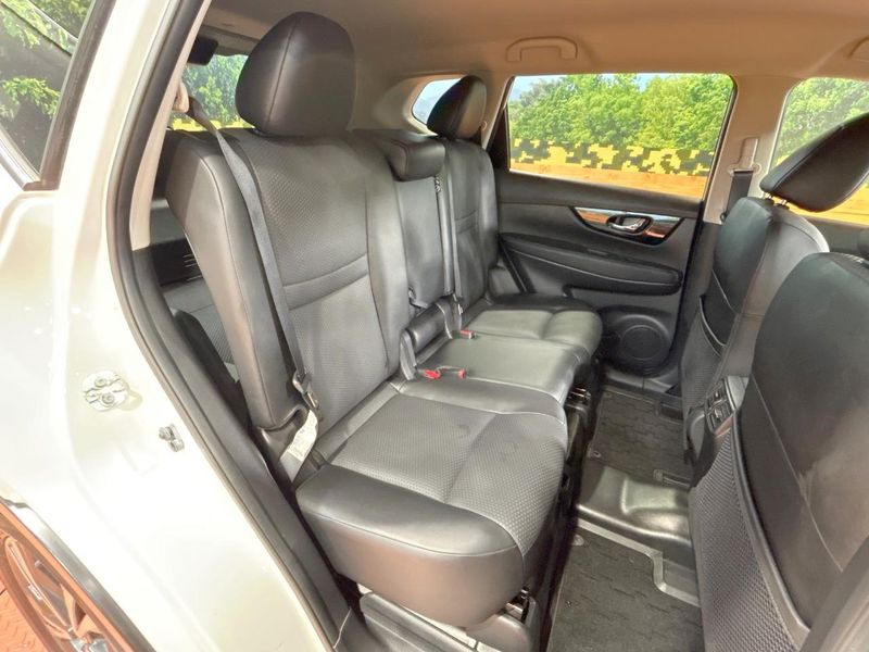2018 Nissan X-Trail DBA-T32 (UW-6aa22194c9a08)[23]