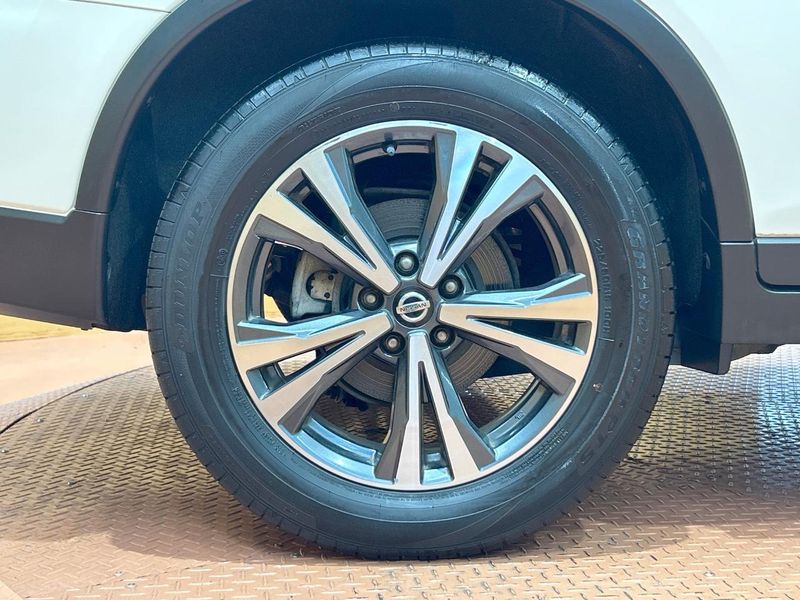 2018 Nissan X-Trail DBA-T32 (UW-6aa22194c9a08)[10]