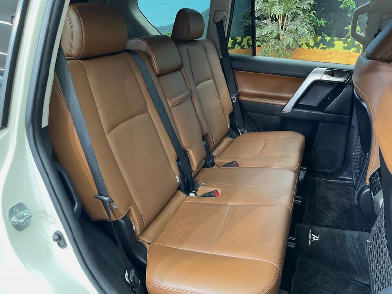 2022 Toyota Land Cruiser Prado 3BA-TRJ150W (UW-6aa2219daa0bc)[29]