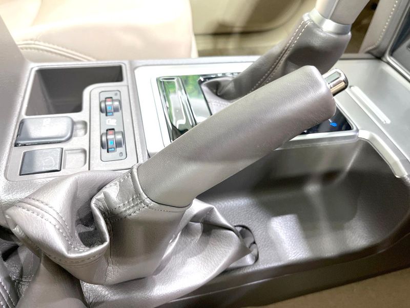 2022 Toyota Land Cruiser Prado 3BA-TRJ150W (UW-6aa2219df1353)[29]