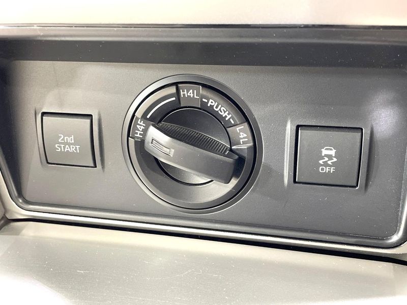 2023 Toyota Land Cruiser Prado 3BA-TRJ150W (UW-6aa221a1ef942)[19]
