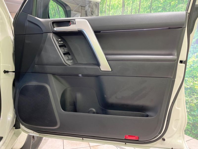 2023 Toyota Land Cruiser Prado 3BA-TRJ150W (UW-6aa221a27b9ec)[17]