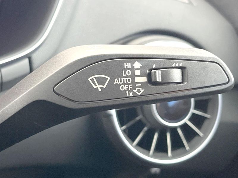 2015 Audi TT Coupe ABA-FVCHHF (UW-6aa221addd2b0)[24]
