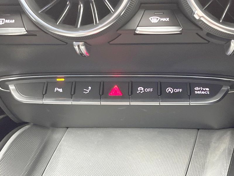2015 Audi TT Coupe ABA-FVCHHF (UW-6aa221addd2b0)[12]