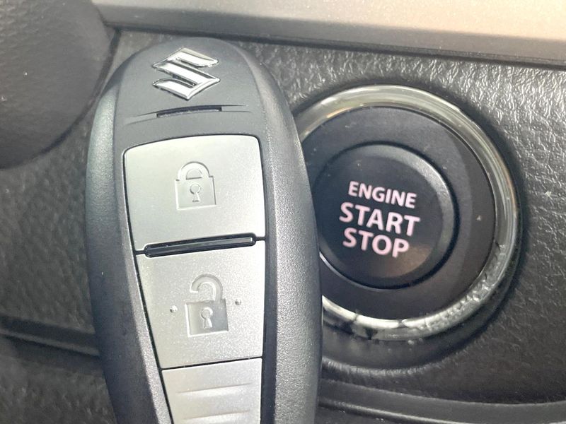 2014 Suzuki Swift DBA-ZC72S (UW-6aa221e7bb27c)[22]