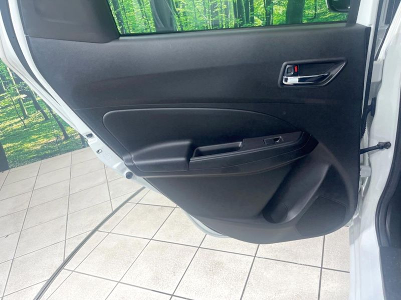 2018 Suzuki Swift DBA-ZC83S (UW-6aa221e850bc2)[12]
