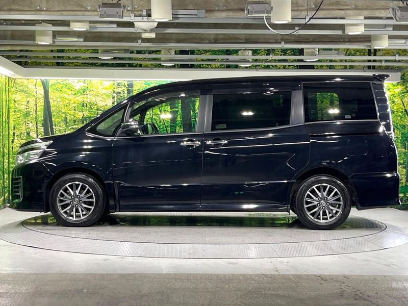 2015 Toyota Voxy DBA-ZRR80W (UW-6aa221f43308c)[12]